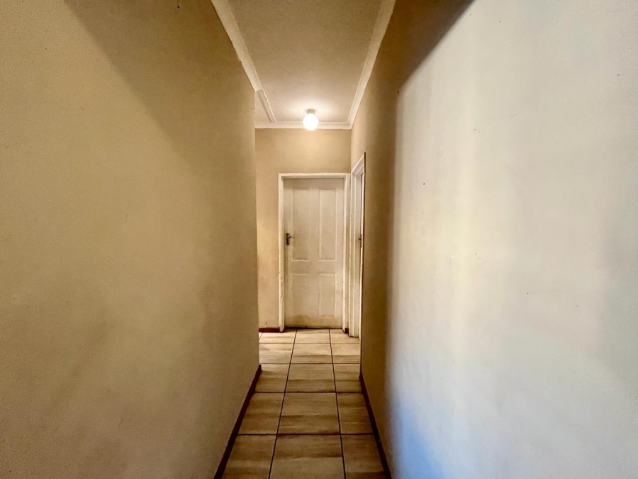 6 Bedroom Property for Sale in Riverton Western Cape